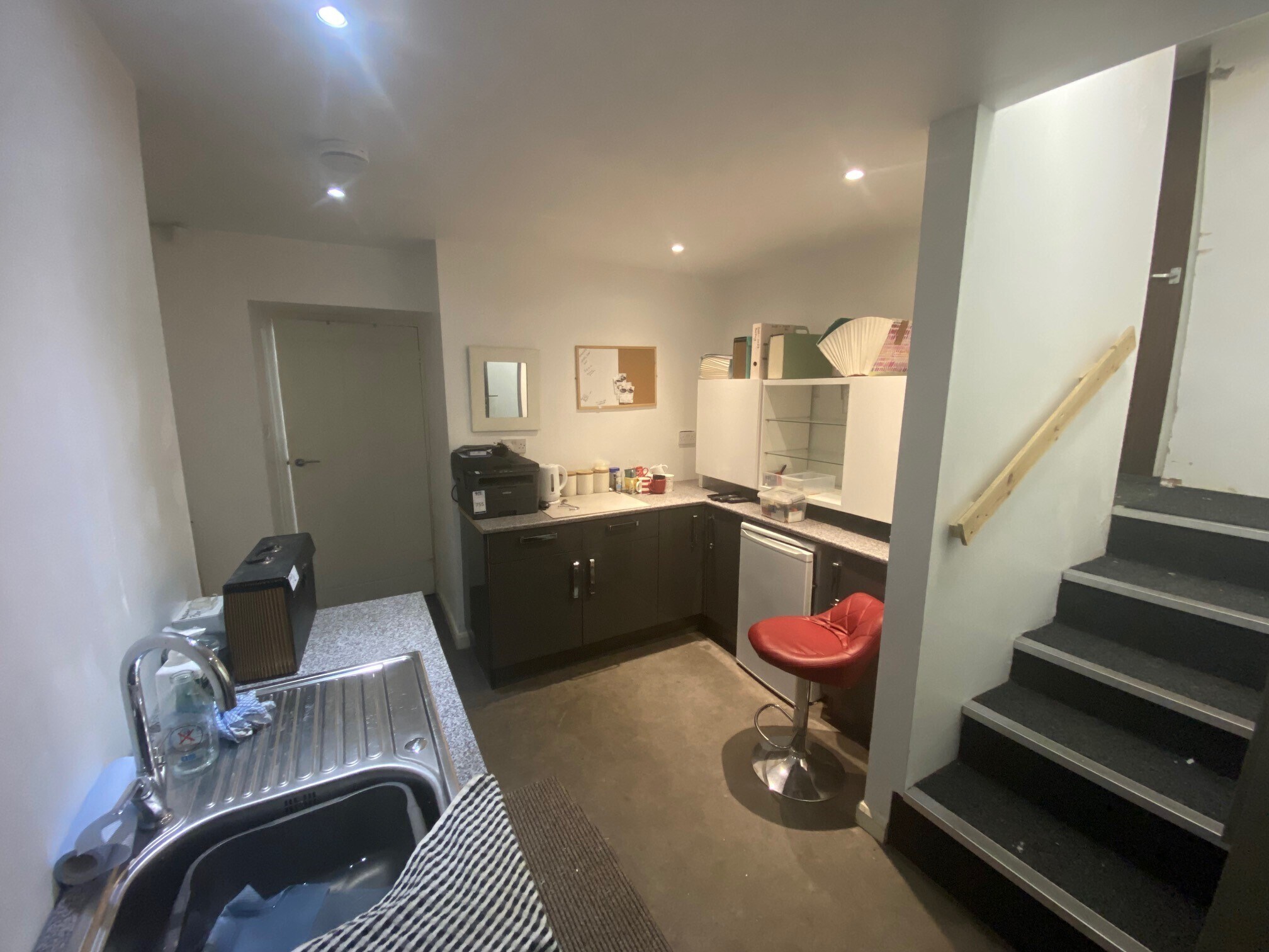 16 High St W, Glossop, DBY for Rent