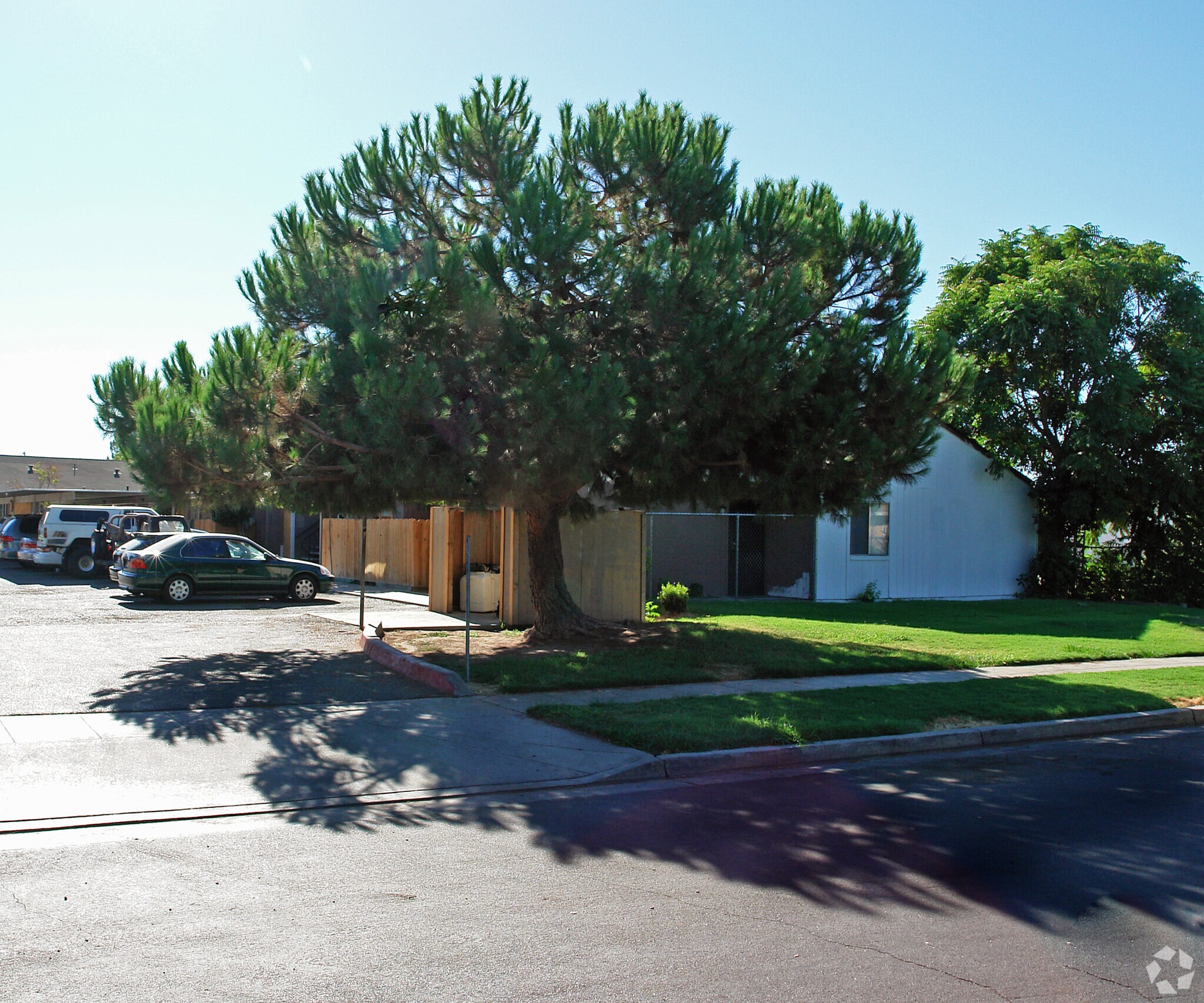 425 S Maple Ave, Fresno, CA for Sale