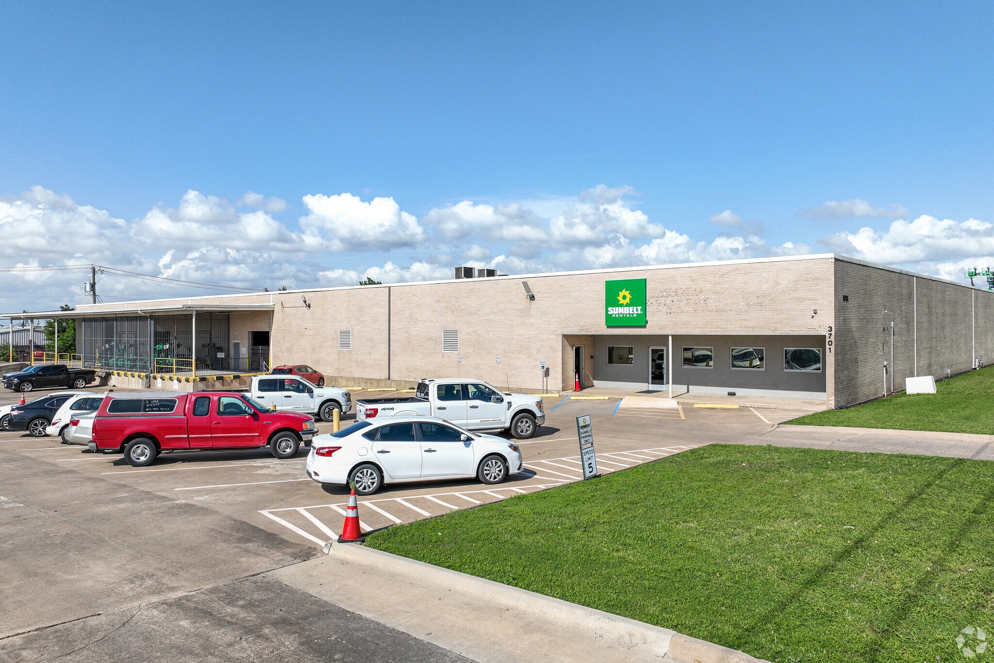 3701 Dalworth St, Arlington, TX for Rent