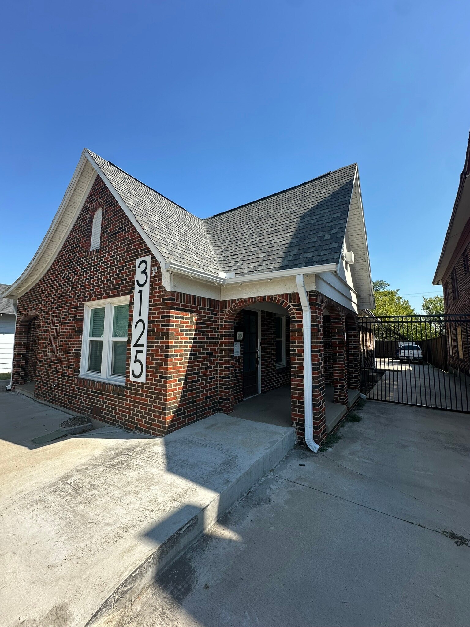 3125 Hemphill St, Fort Worth, TX for Sale