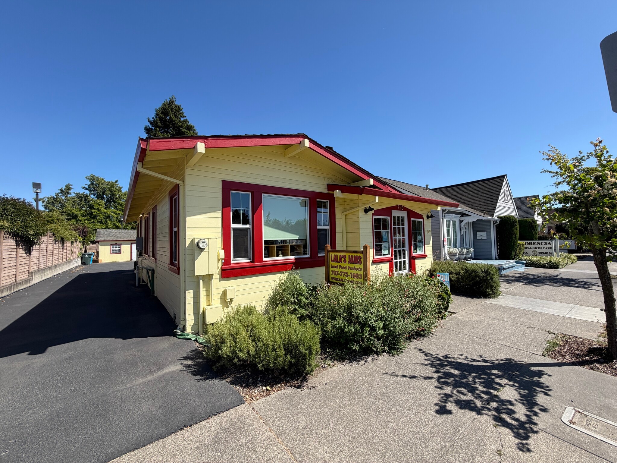 720 E Washington St, Petaluma, CA for Sale