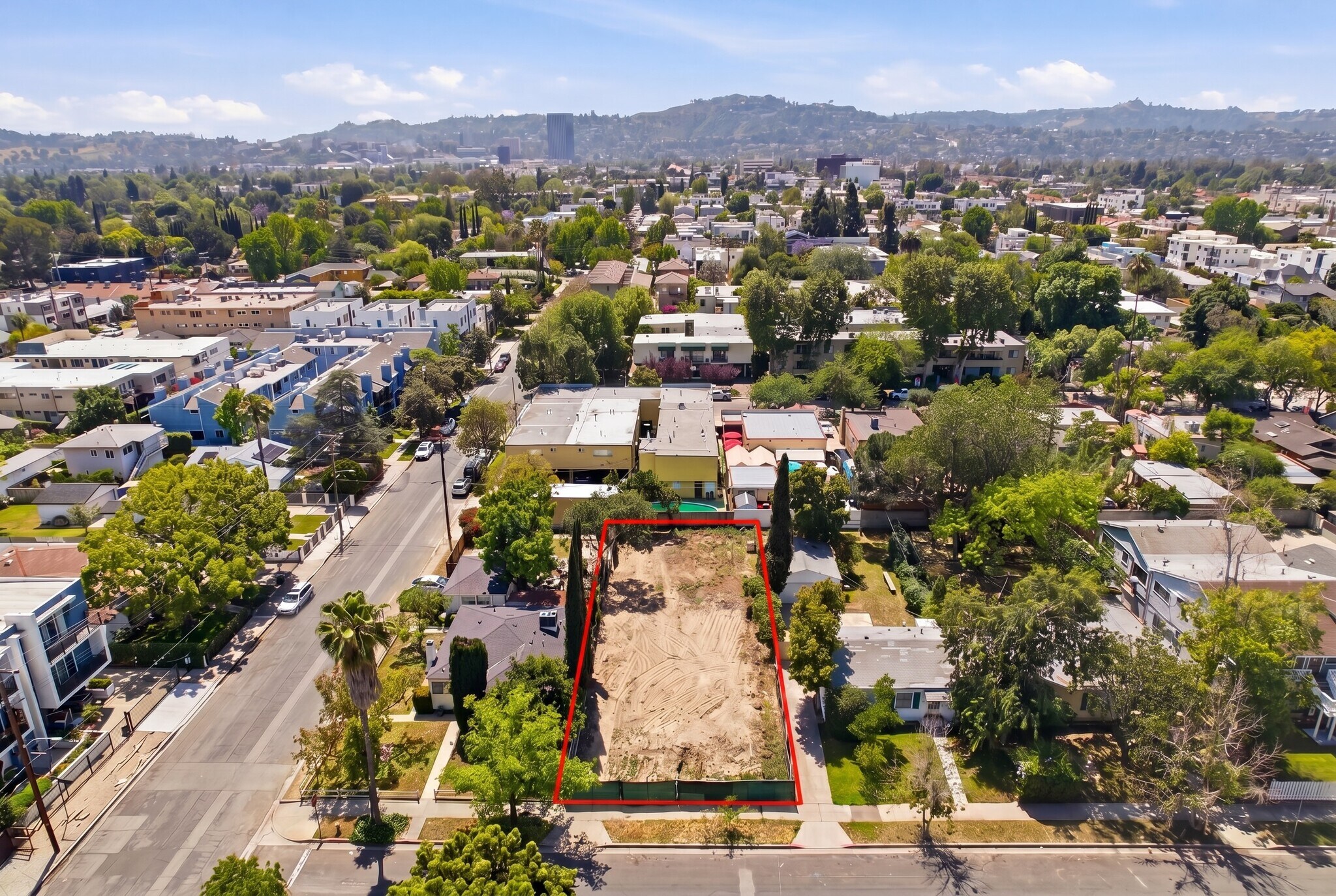 10808 Hartsook St, North Hollywood, CA for Sale