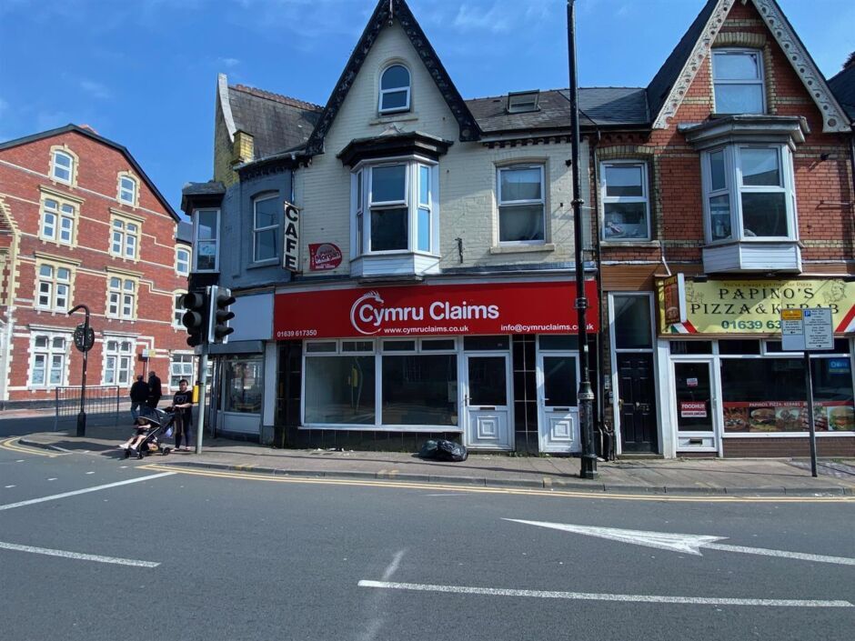 11 Windsor Rd, Neath, WGN for Rent