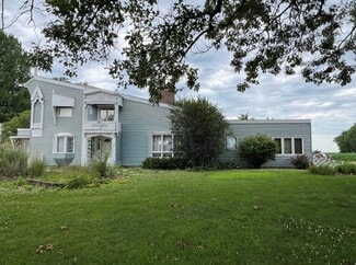 Pella, IA Specialty - 1826 Washington St