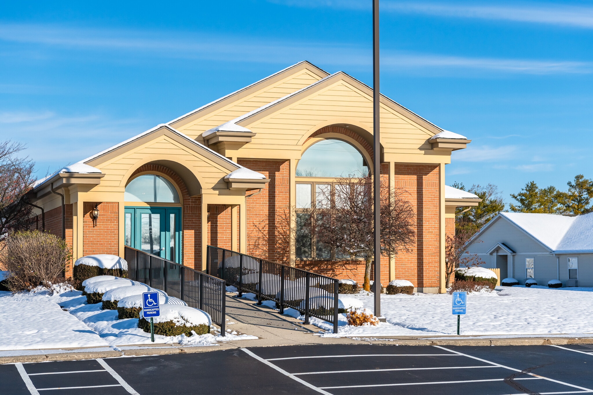 1752 W High St, Piqua, OH for Sale