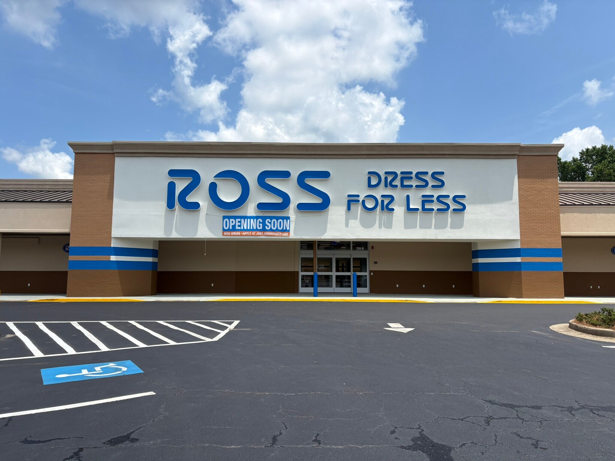 299 Commerce Ave, Lagrange, GA for Rent