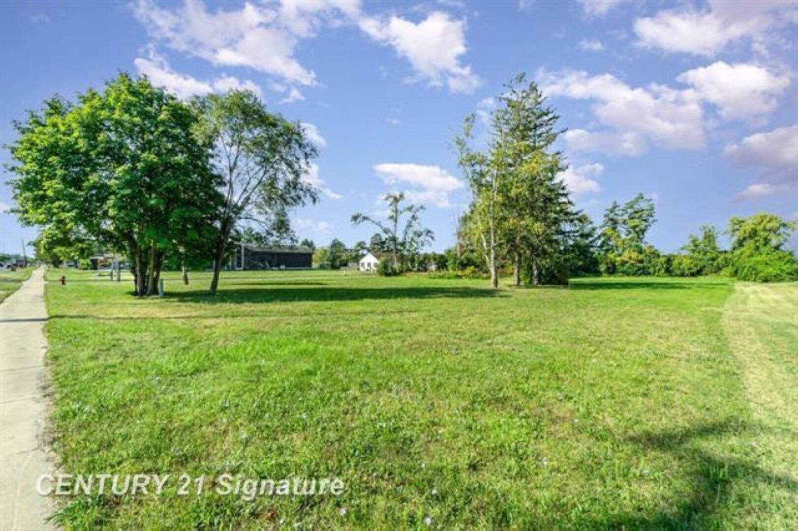 765 N Center Rd, Saginaw, MI for Sale