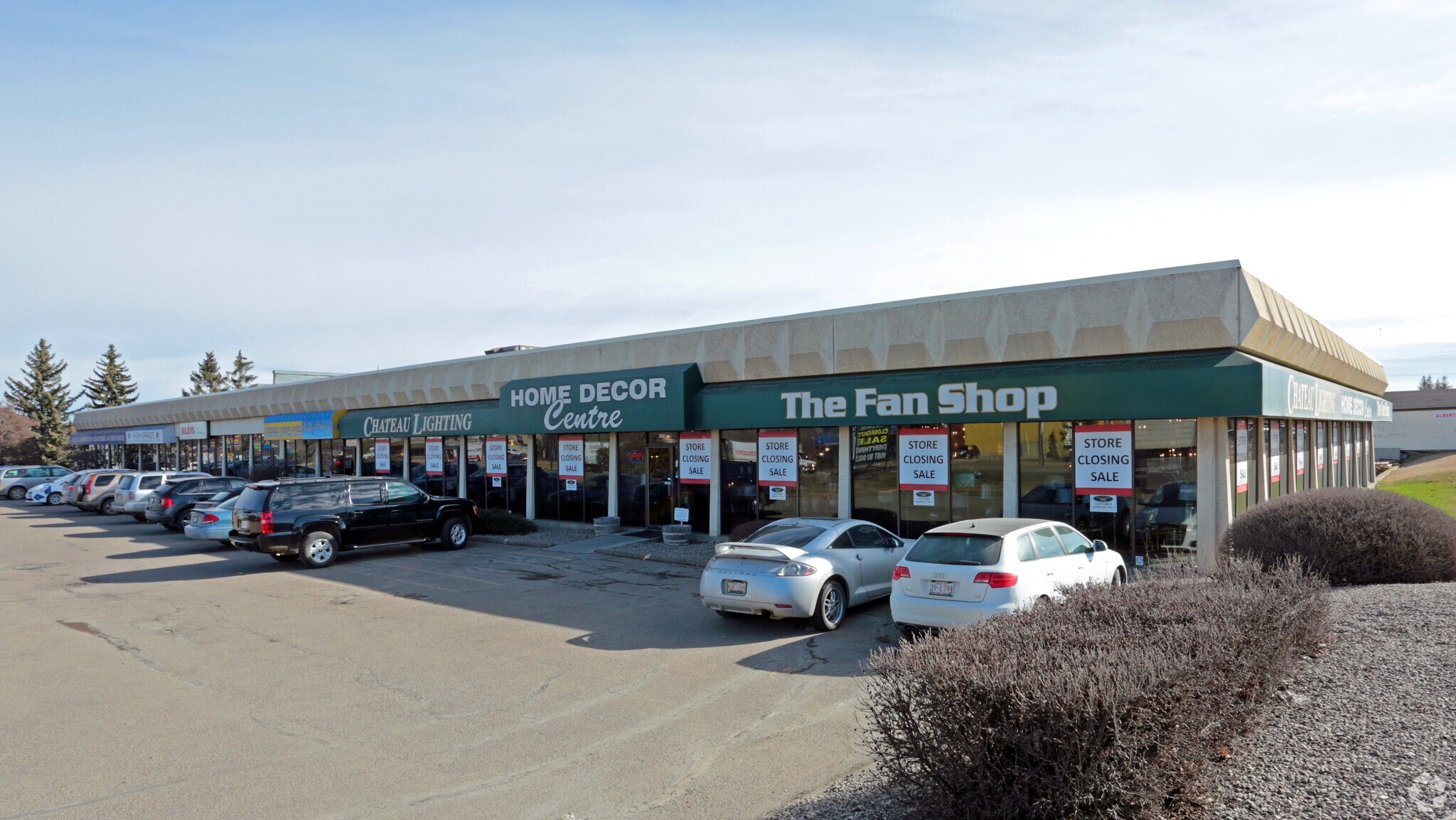 4353-4369 99th St NW, Edmonton, AB for Rent