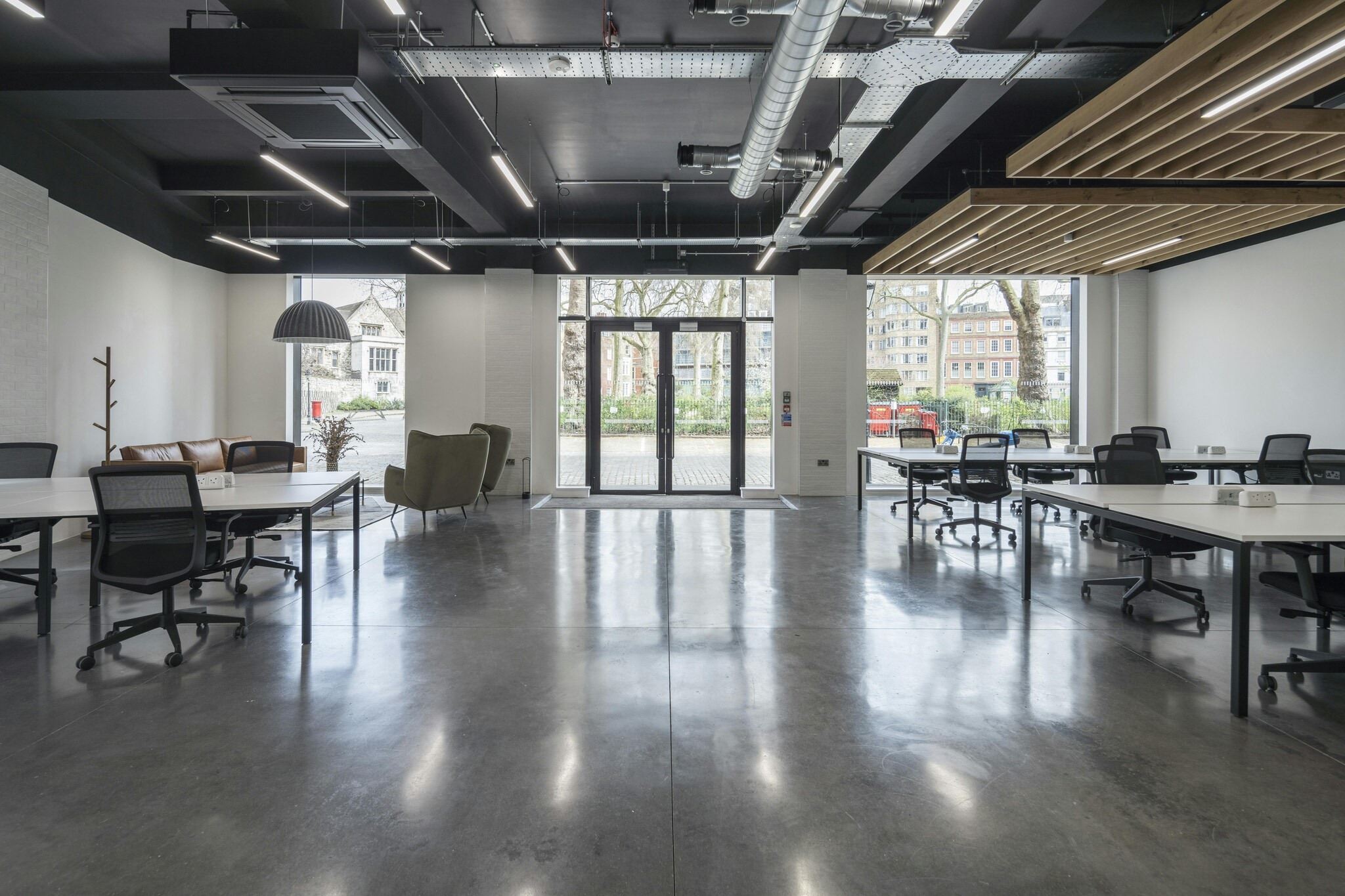 25 Charterhouse Sq, London, LND for Rent