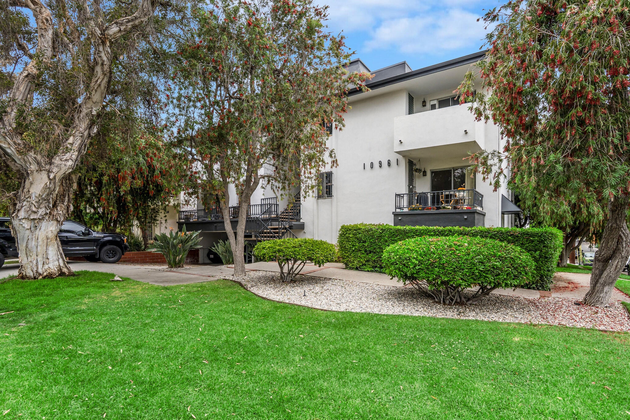 10961 ROSE Ave, Los Angeles, CA for Sale