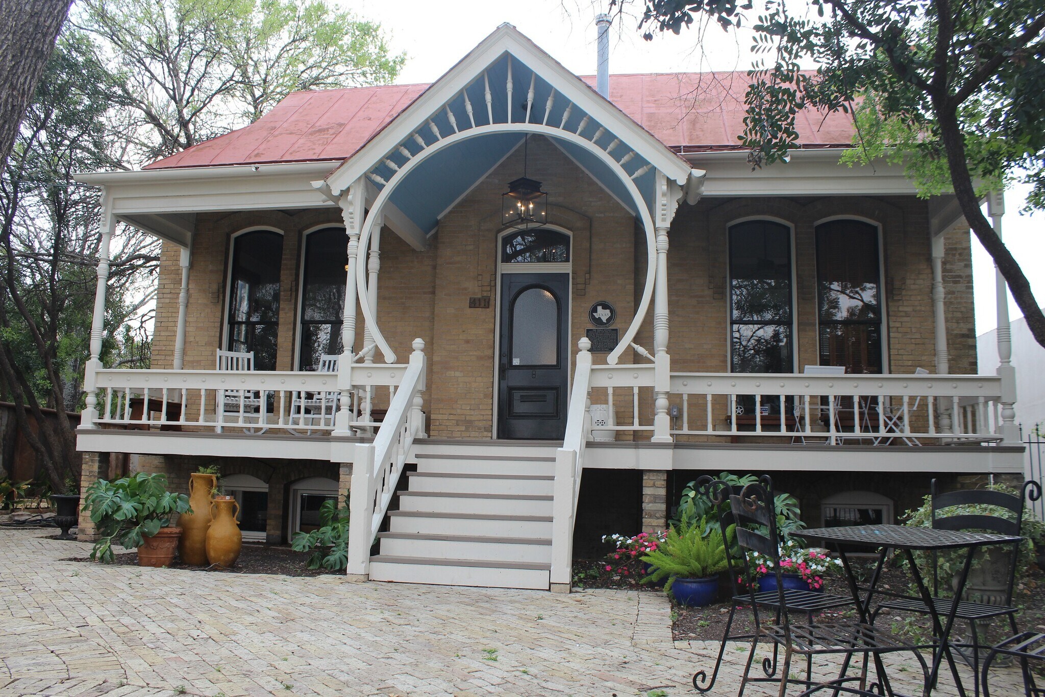 411 6th St, San Antonio, TX for Rent