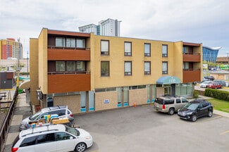 Calgary, AB Apartments - 1133 17 Av NW