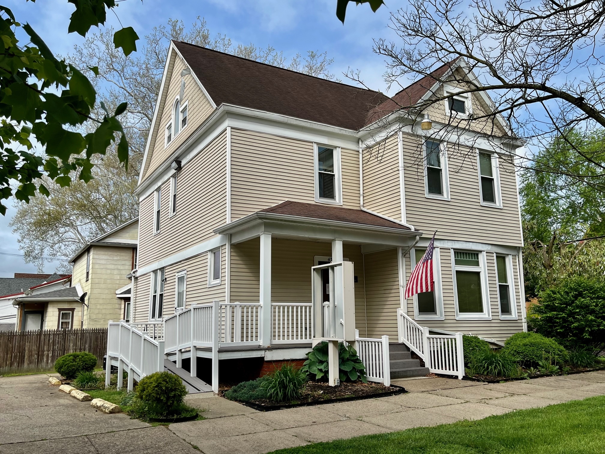 435 3rd St, Marietta, OH for Sale