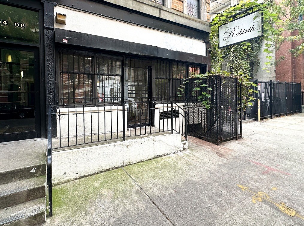 304 E 8th St, New York, NY for Rent