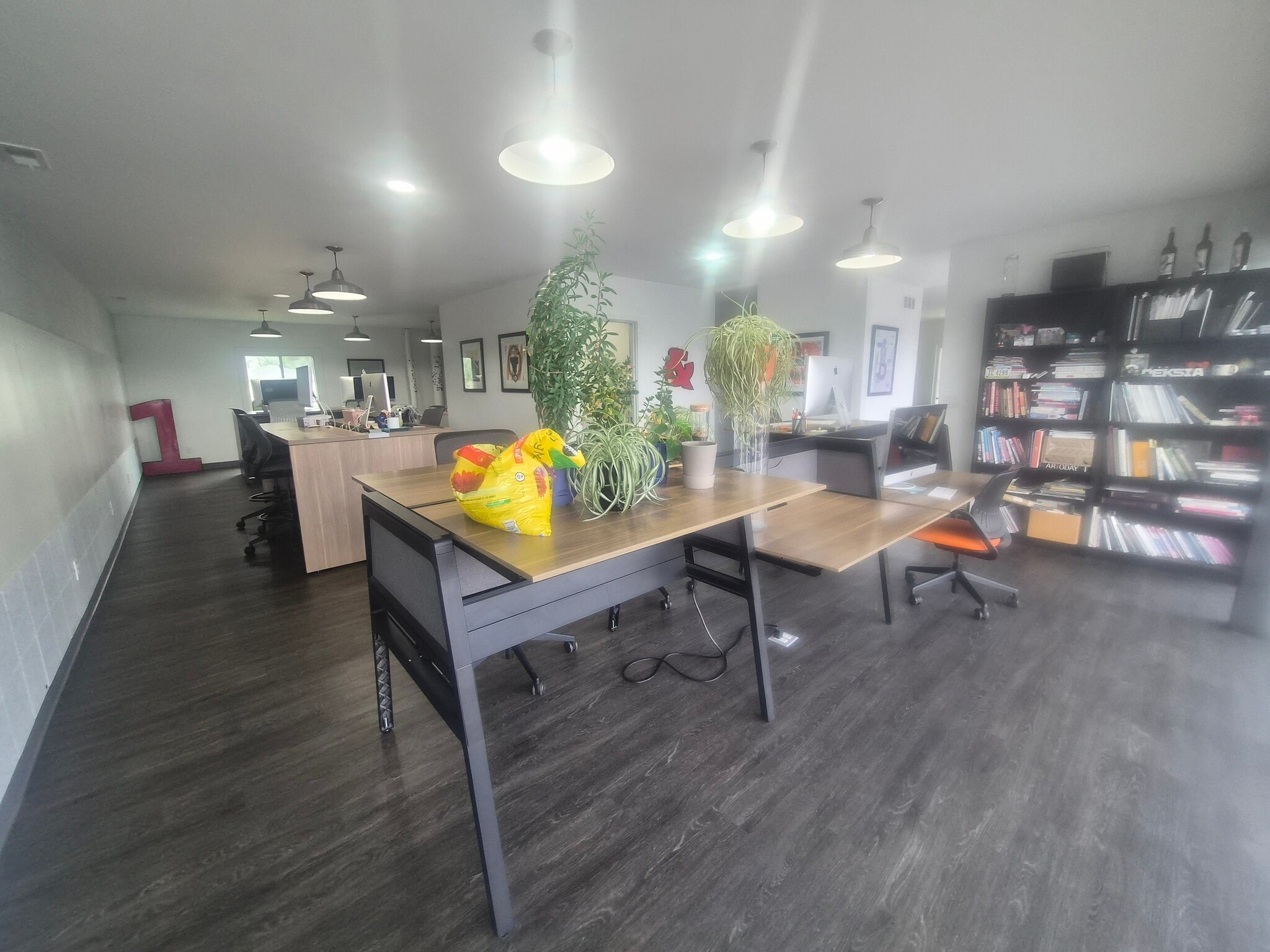 5911 Meredith Dr, Urbandale, IA for Rent