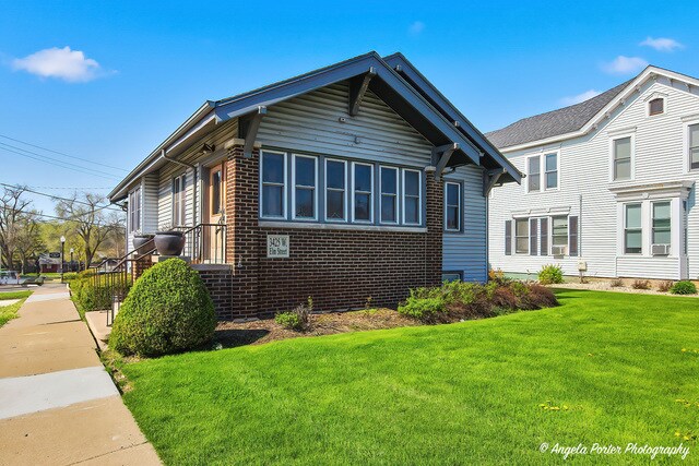 3425 W Elm St, McHenry, IL for Sale