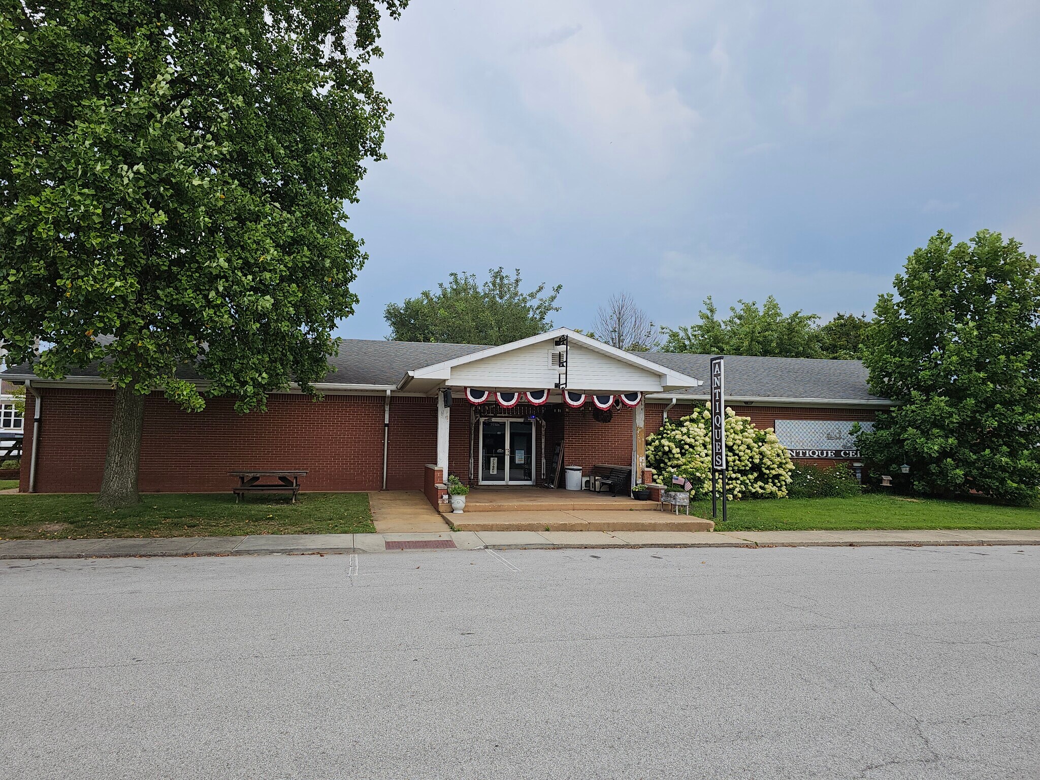 108 E Madison St, Kirklin, IN for Sale