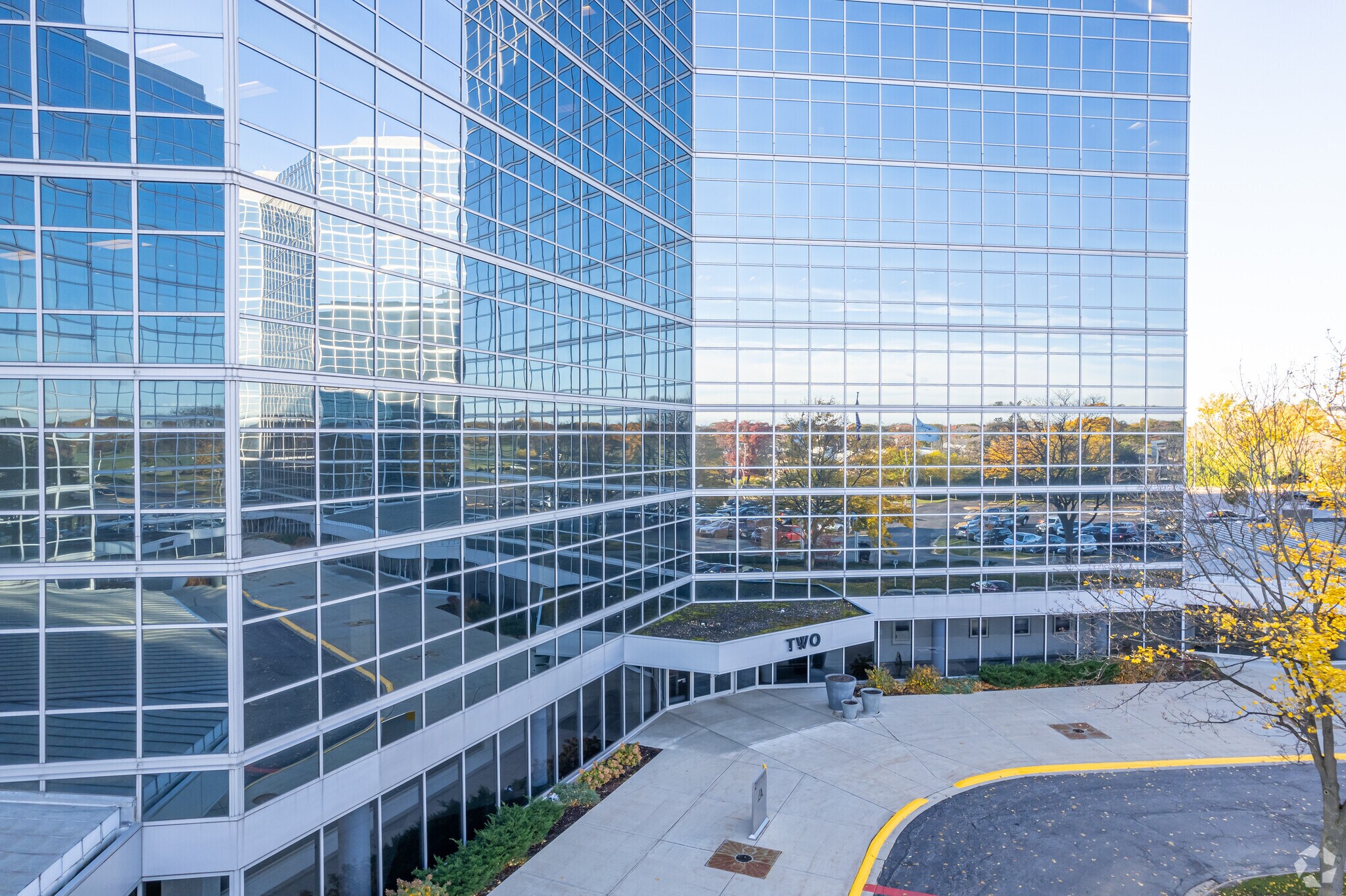 2 Westbrook Corporate Ctr, Westchester, IL for Rent