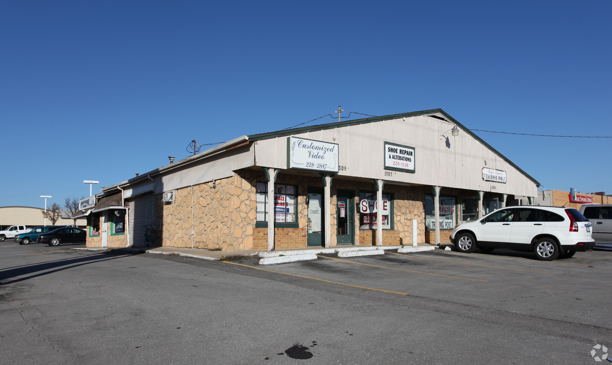 1305-1331 W 40 Hwy, Blue Springs, MO for Rent