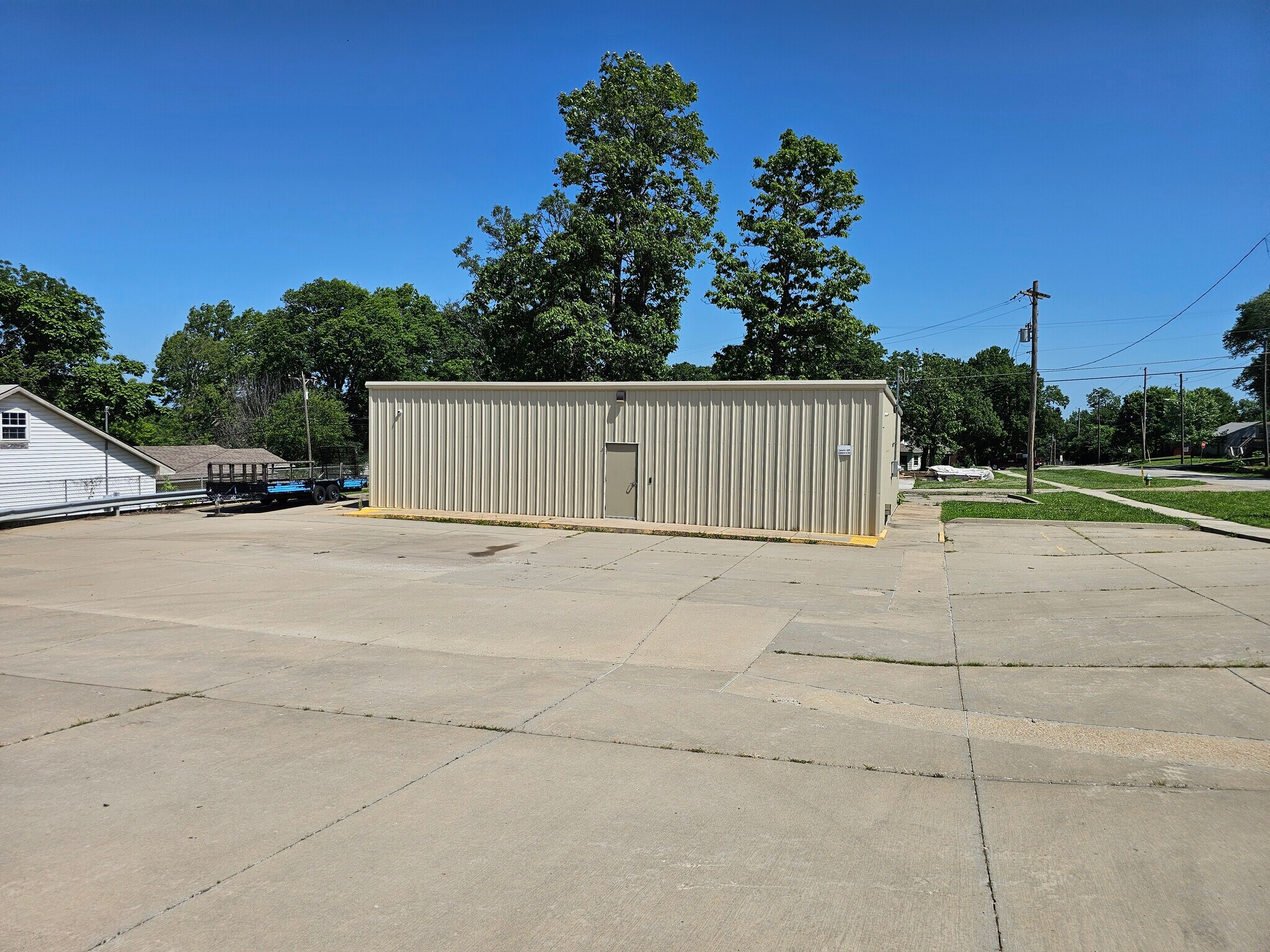 332 Main St, Carbondale, KS for Sale
