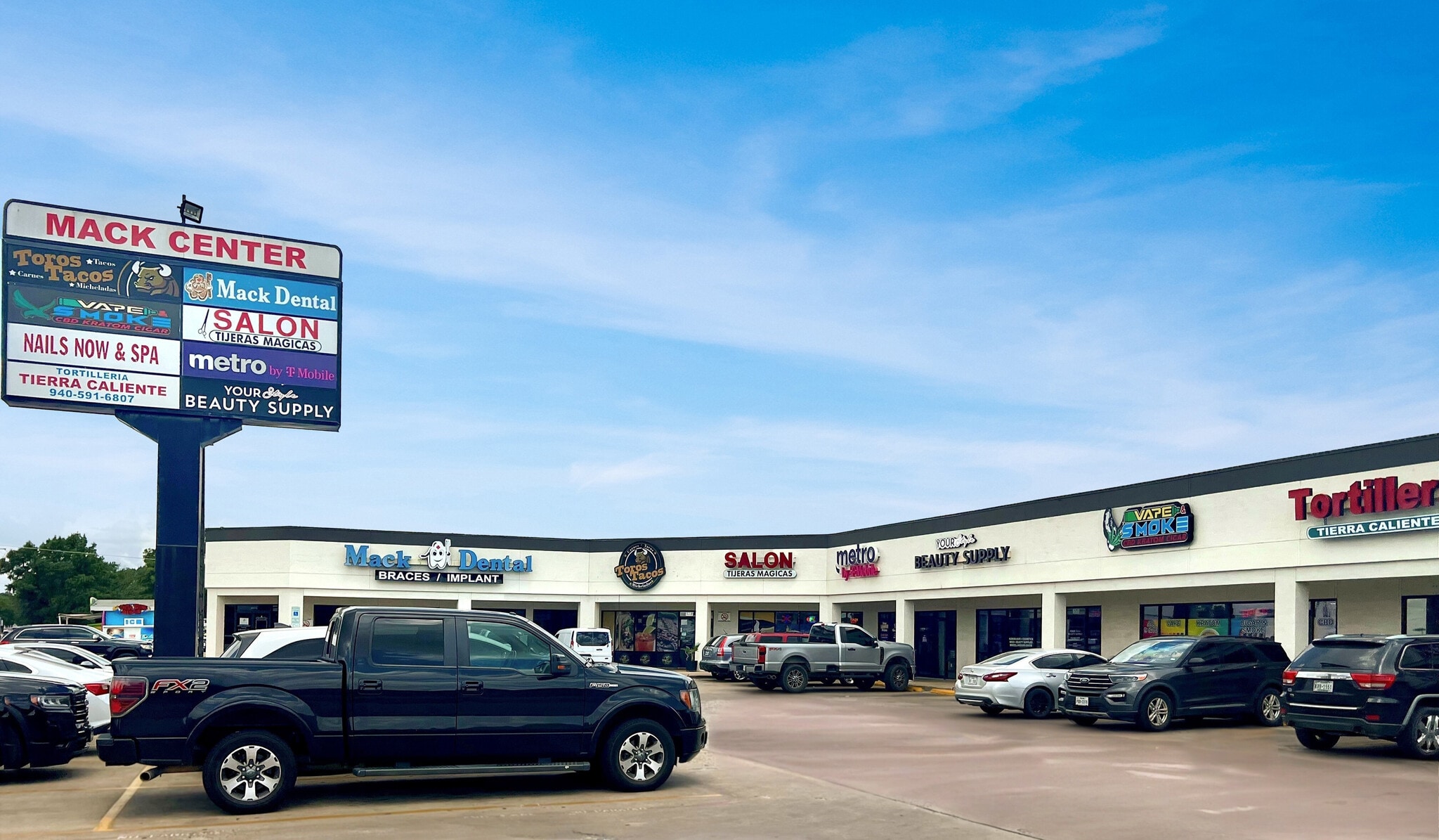 1607 E McKinney St, Denton, TX for Rent