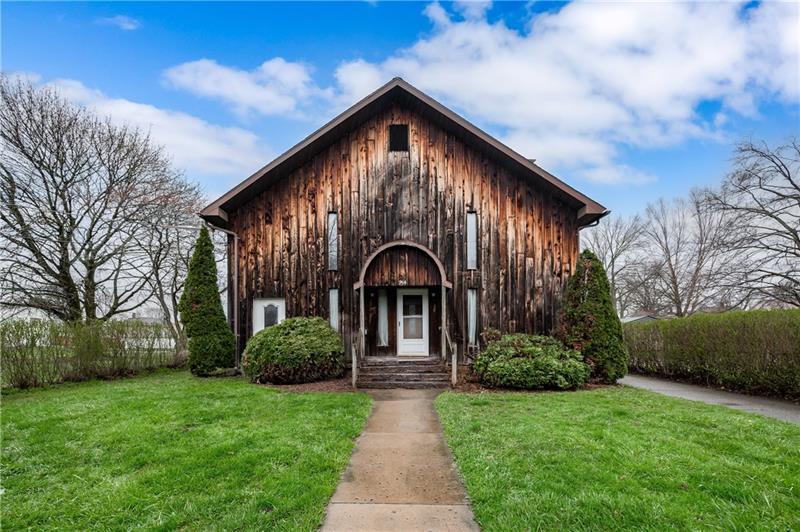 934 W Ridge Ave, Sharpsville, PA for Sale