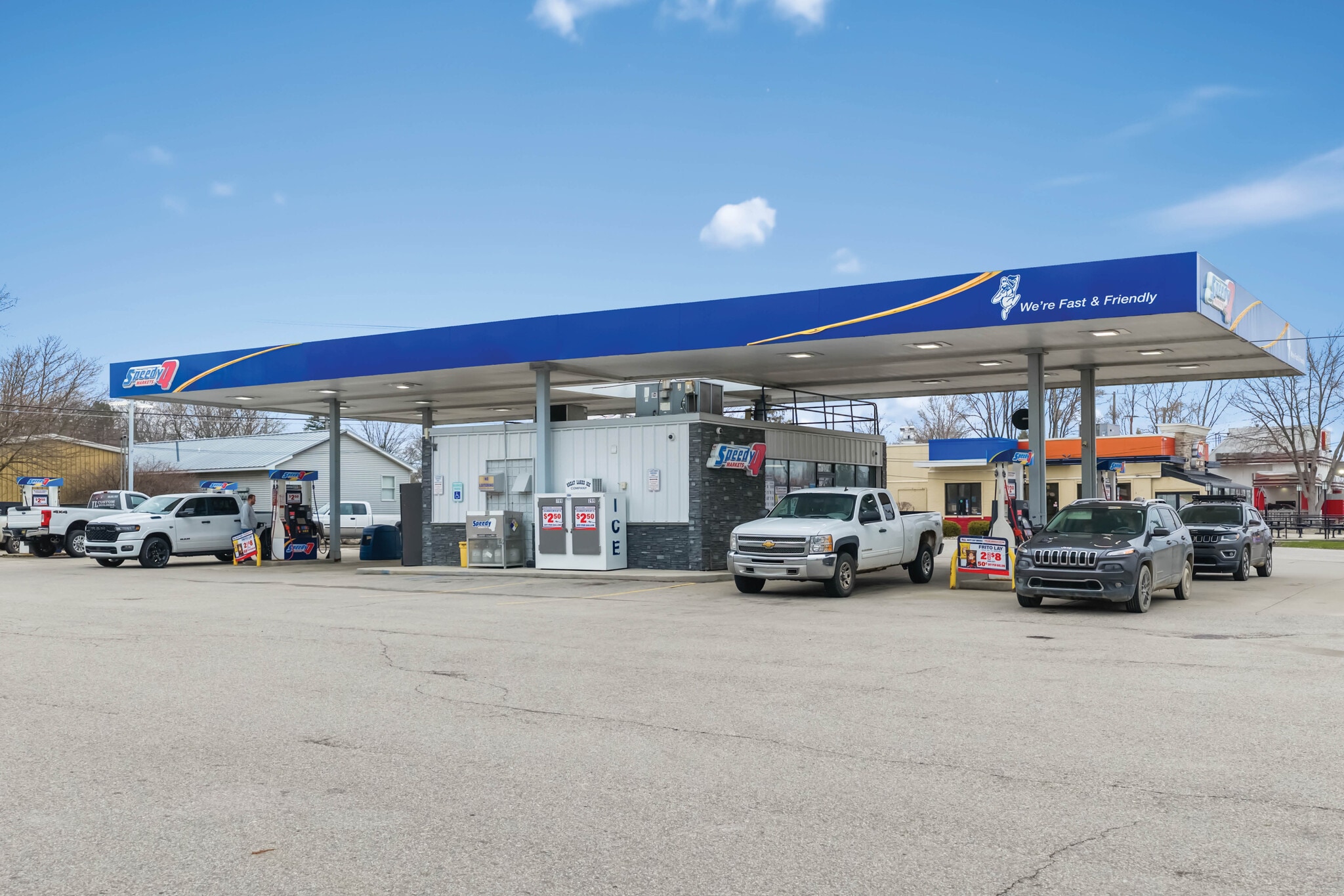 910 S Main St, Lapeer, MI for Sale