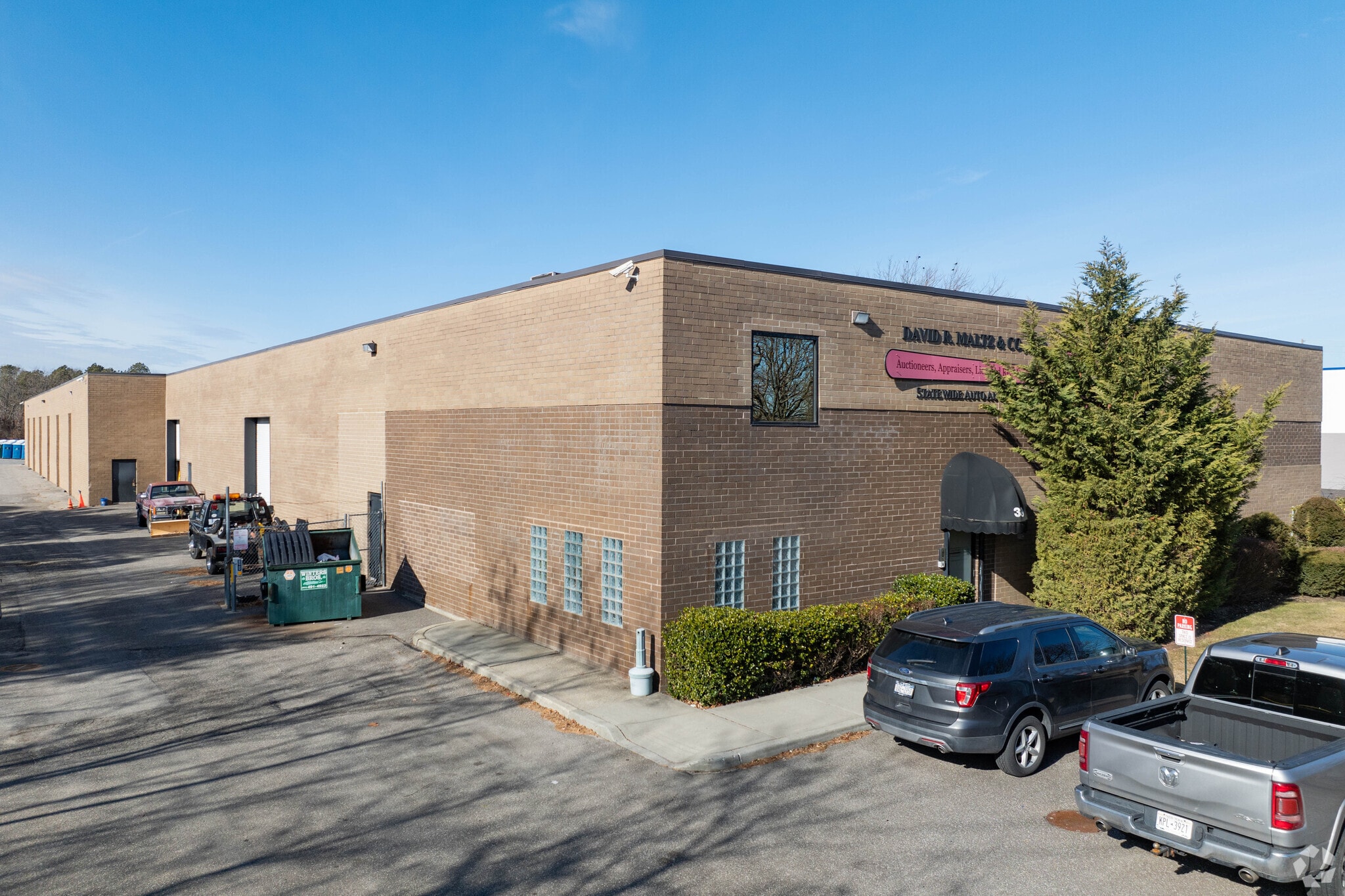 39 Windsor Pl, Central Islip, NY for Rent