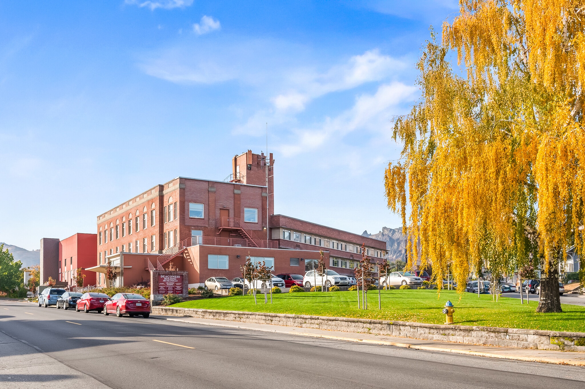 300 Okanogan Ave, Wenatchee, WA for Sale