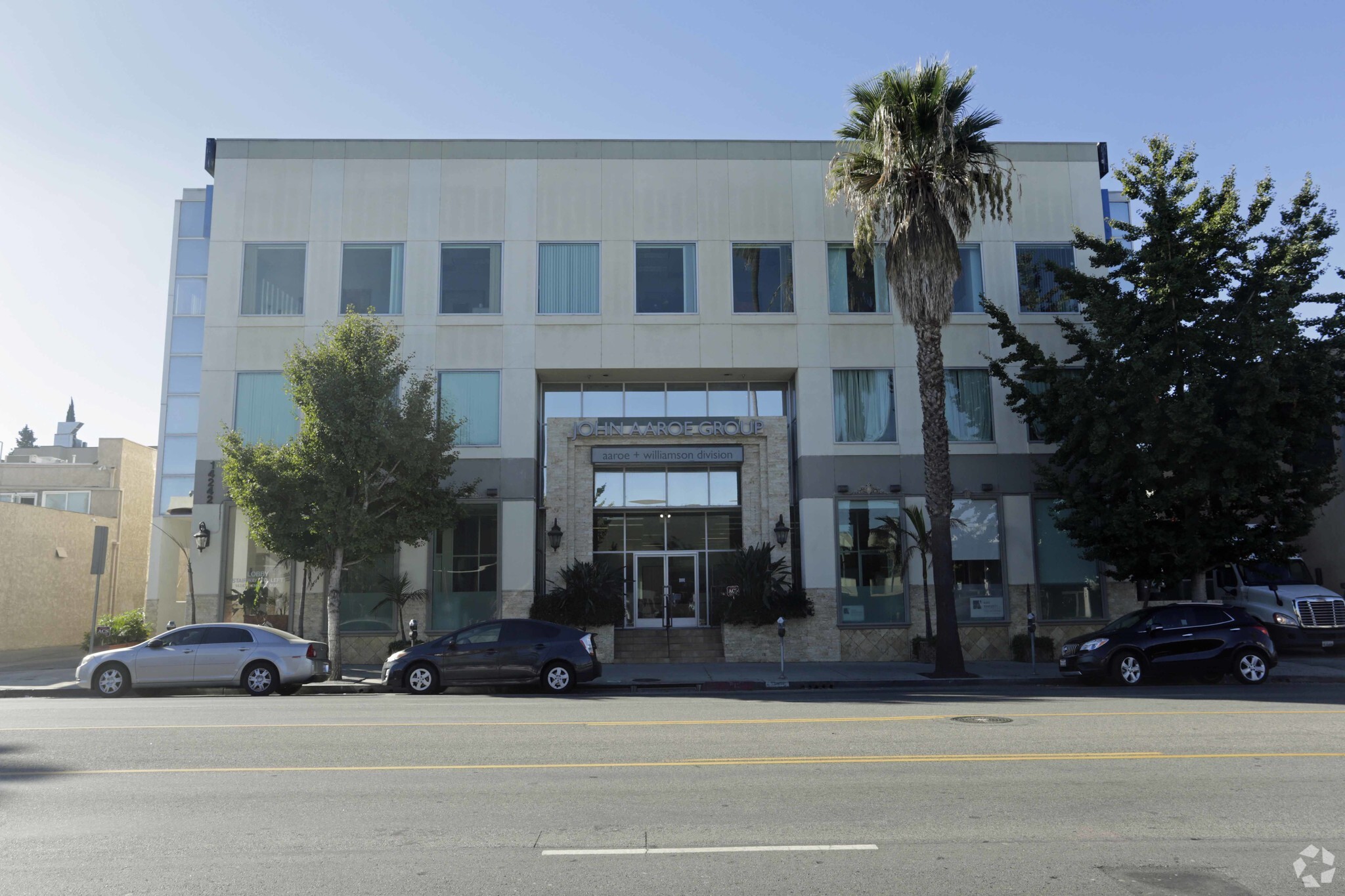 14242 Ventura Blvd, Sherman Oaks, CA for Rent