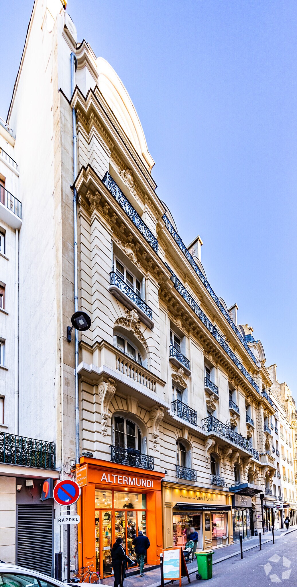 8 Rue De Lévis, Paris, PAR for Rent