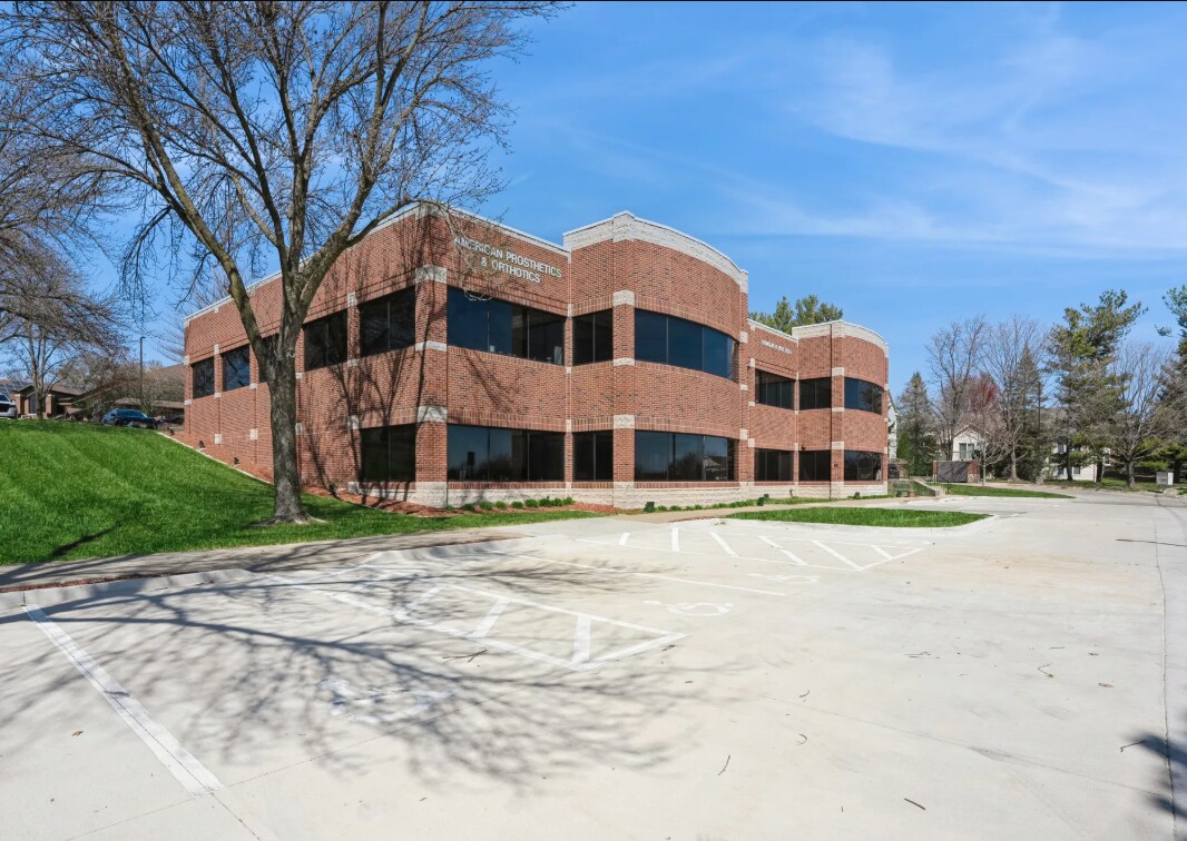 1250 NW 142nd St, Clive, IA for Rent