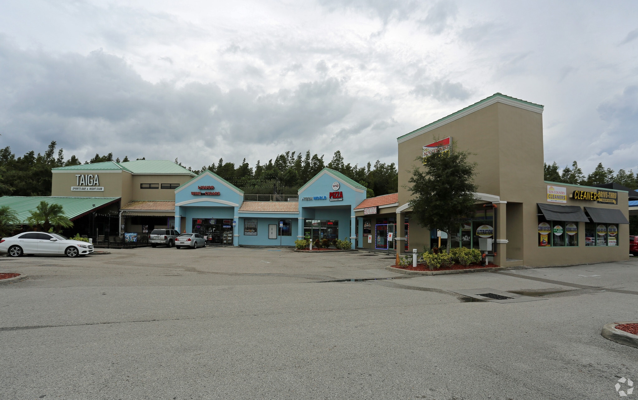 10309 Causeway Blvd, Tampa, FL for Rent