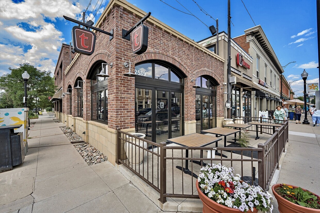 2589 W Main St, Littleton, CO for Sale
