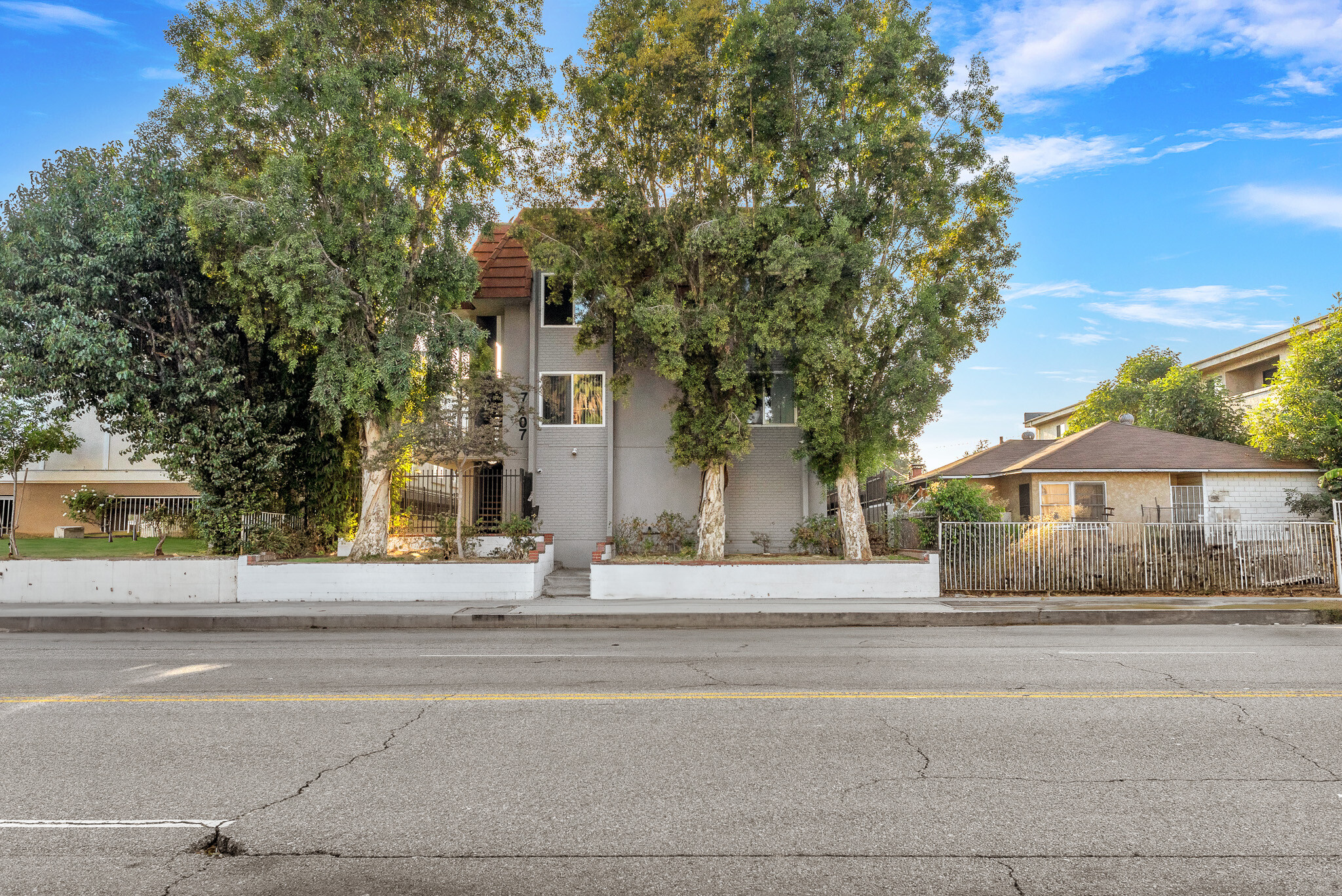 7407 Haskell Ave, Van Nuys, CA for Sale