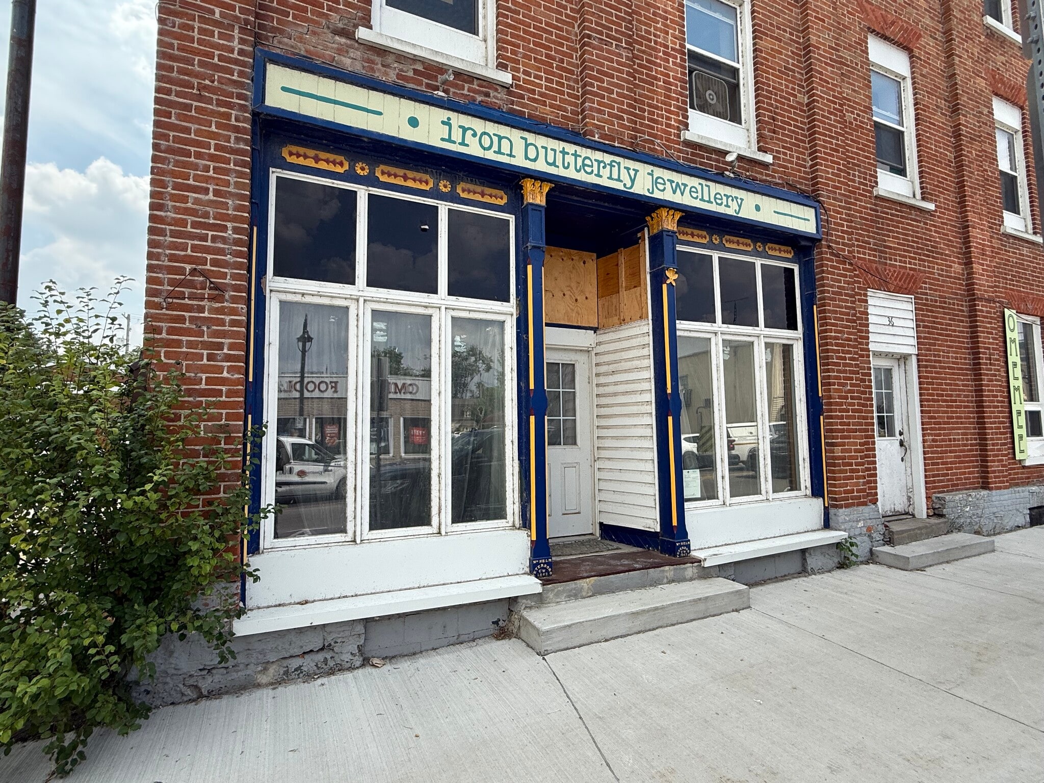 34-36 King St E, Omemee, ON for Rent