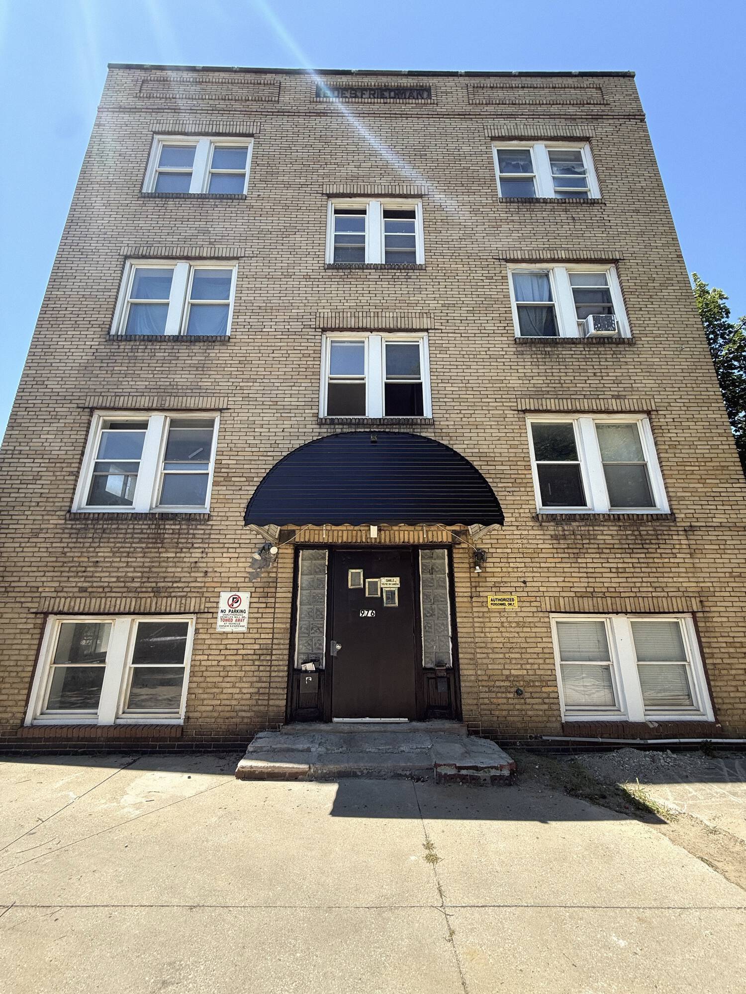 976 E 70th St, Cleveland, OH for Sale