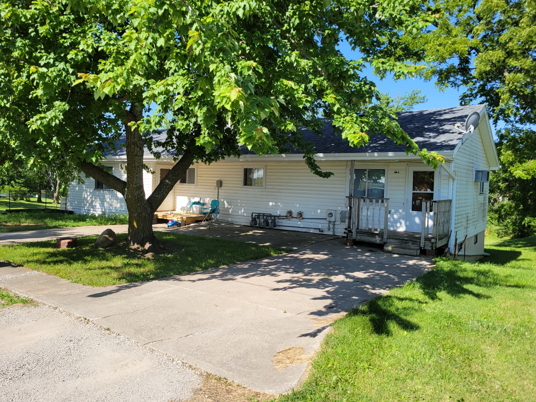 1204 SE Poplar St, Leon, IA for Sale