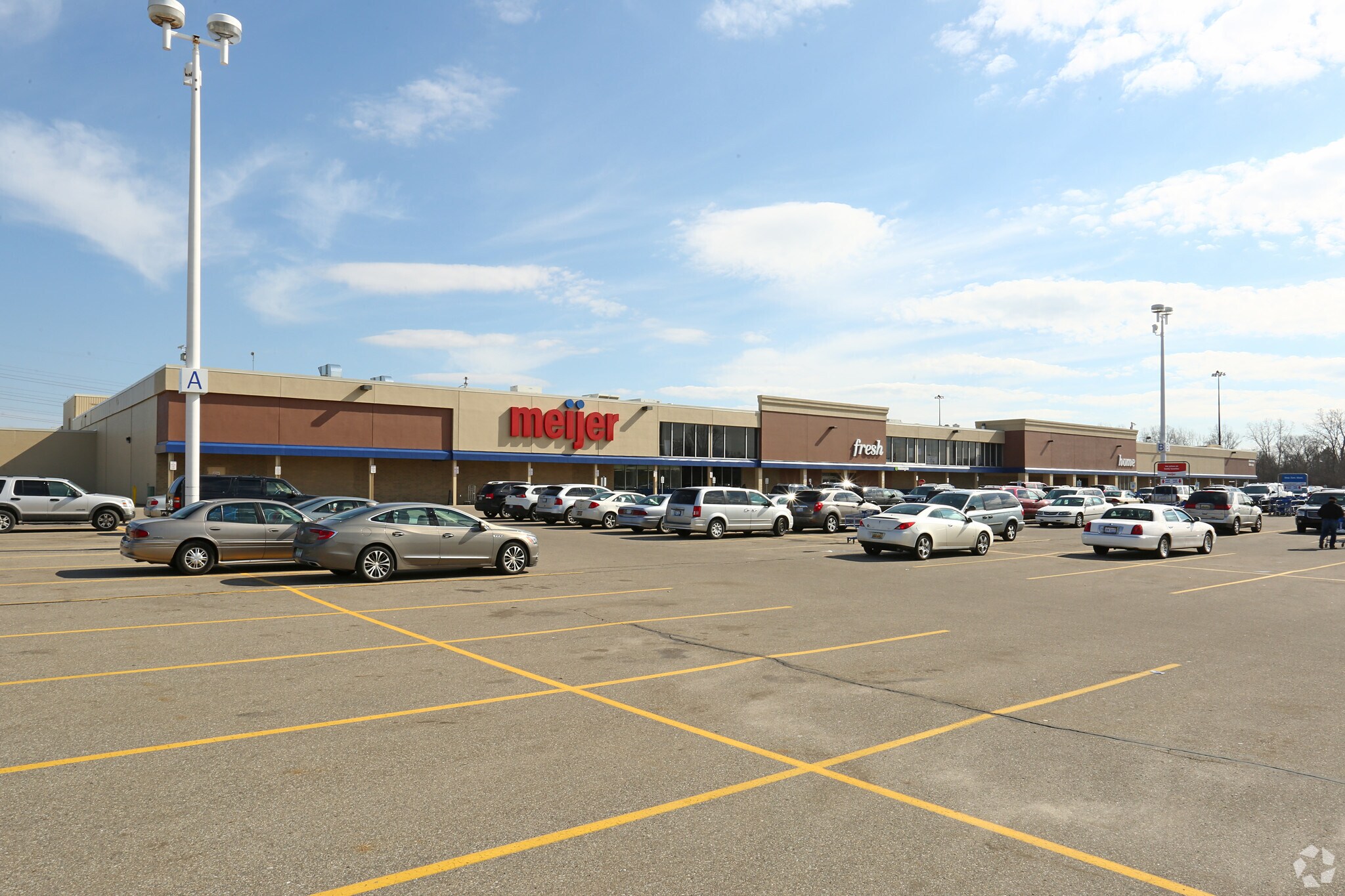 2333 S Center Rd, Burton, MI for Rent