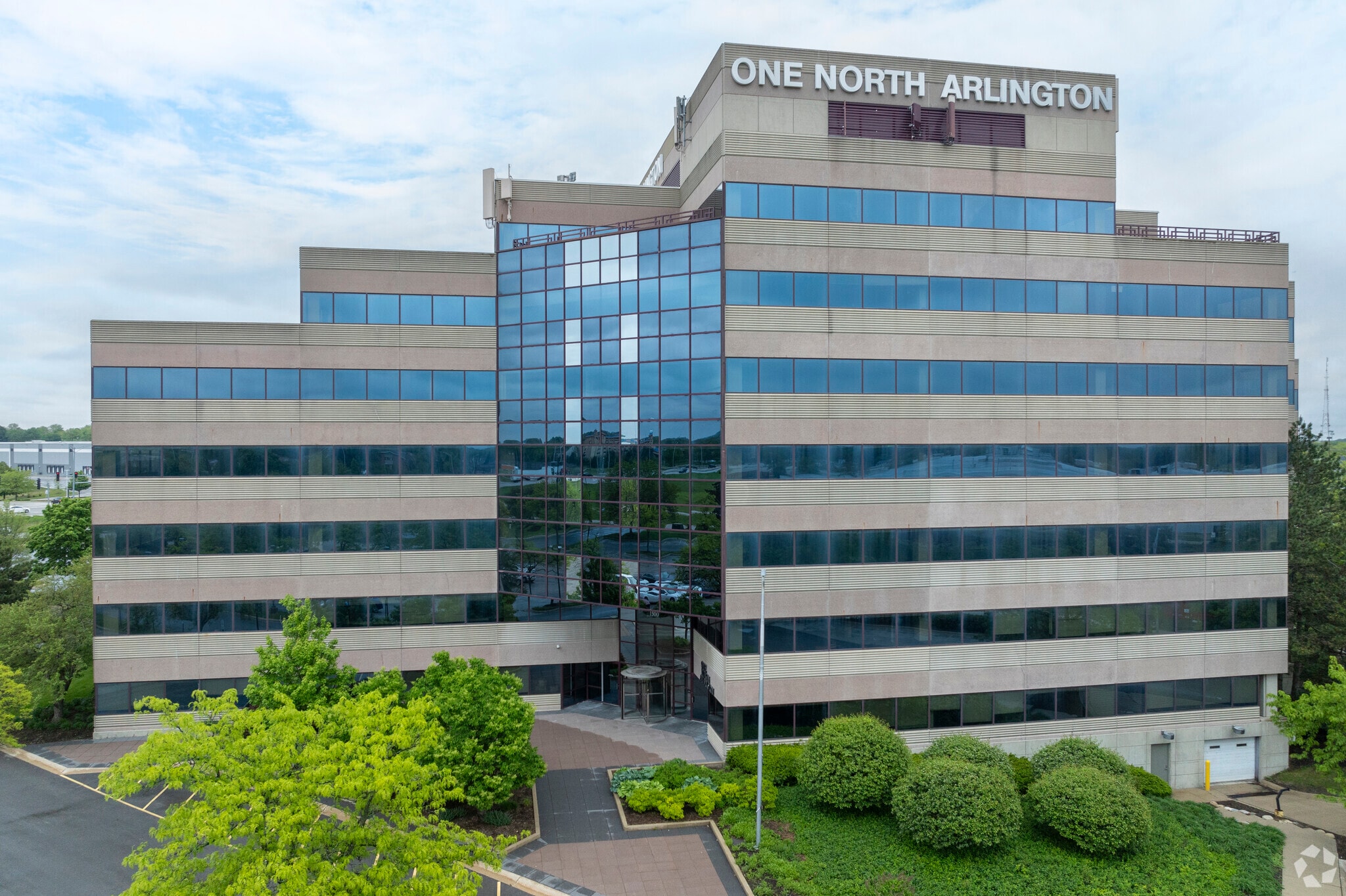 1500 W Shure Dr, Arlington Heights, IL for Sale