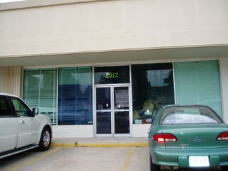 Waco, TX Retail - 2907-2917 Franklin Ave