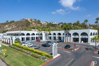 3702 Via de la Valle