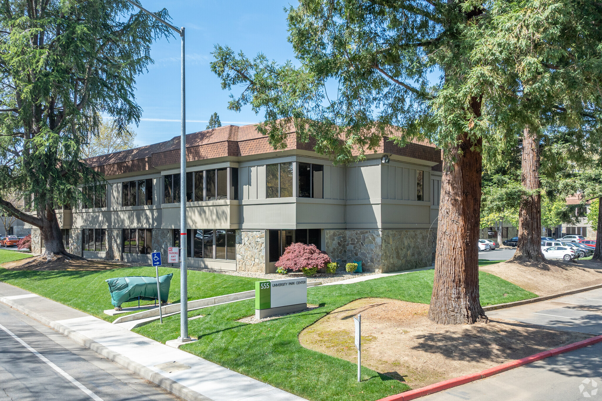 555 University Ave, Sacramento, CA for Rent