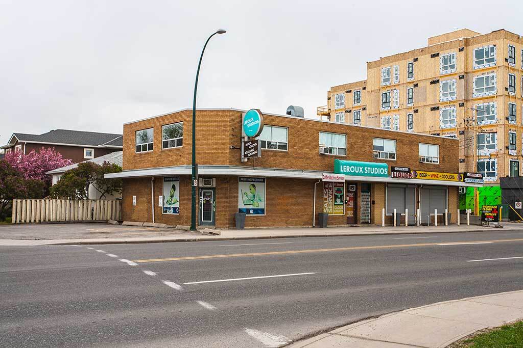 2116 14 St NW, Calgary, AB for Sale