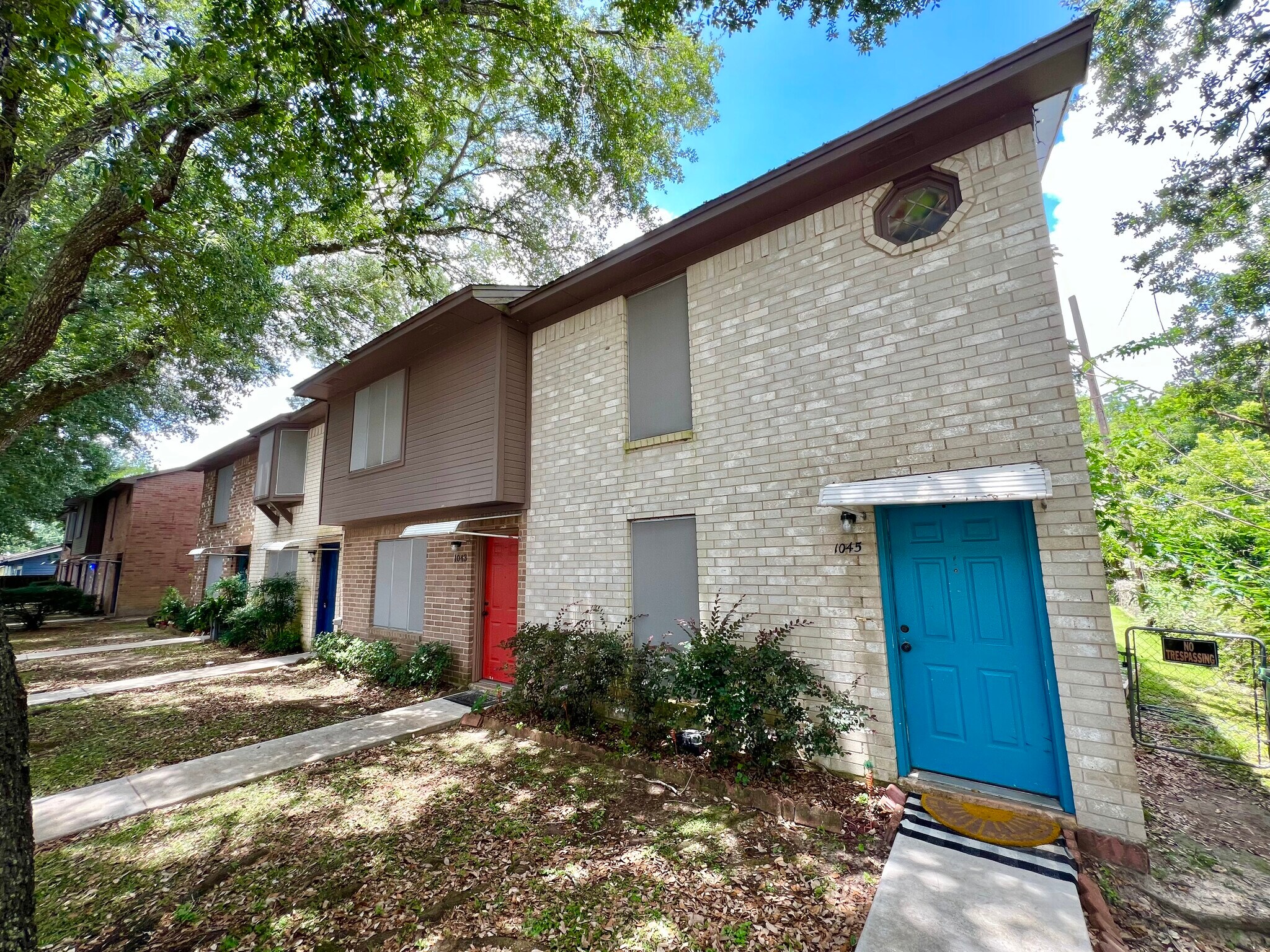 1039 N Chenango St, Angleton, TX for Sale