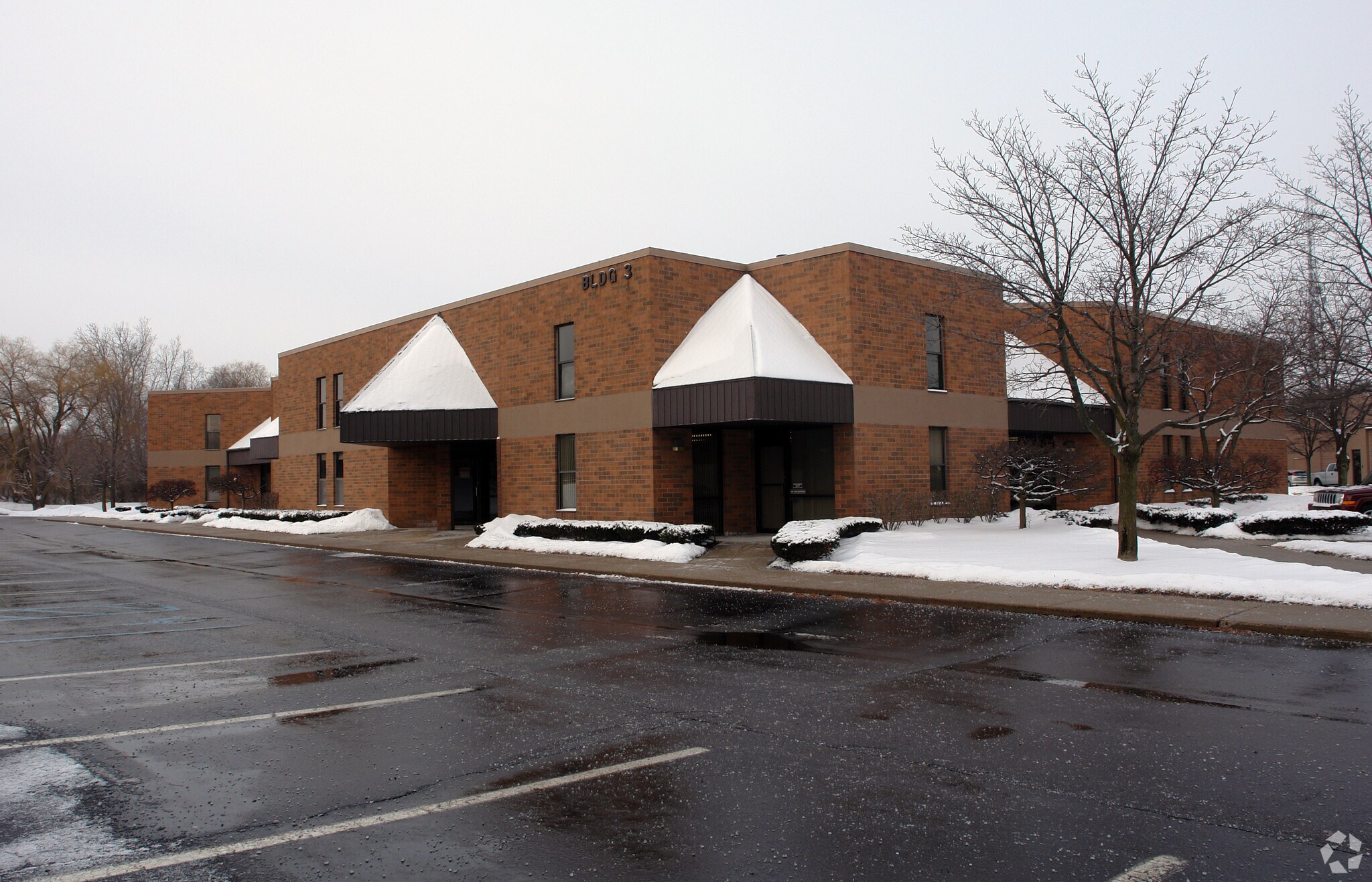 37550-37570 Hills Tech Dr, Farmington Hills, MI for Rent
