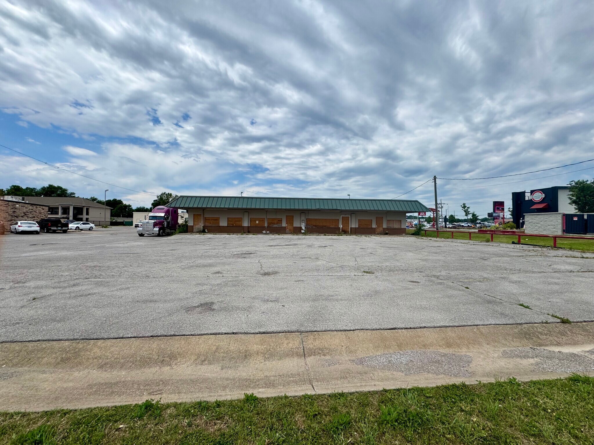 16-22 S 193rd Ave, Catoosa, OK for Sale