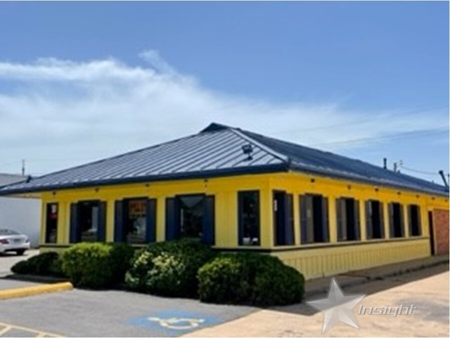 2122 W Gore Blvd, Lawton, OK for Sale