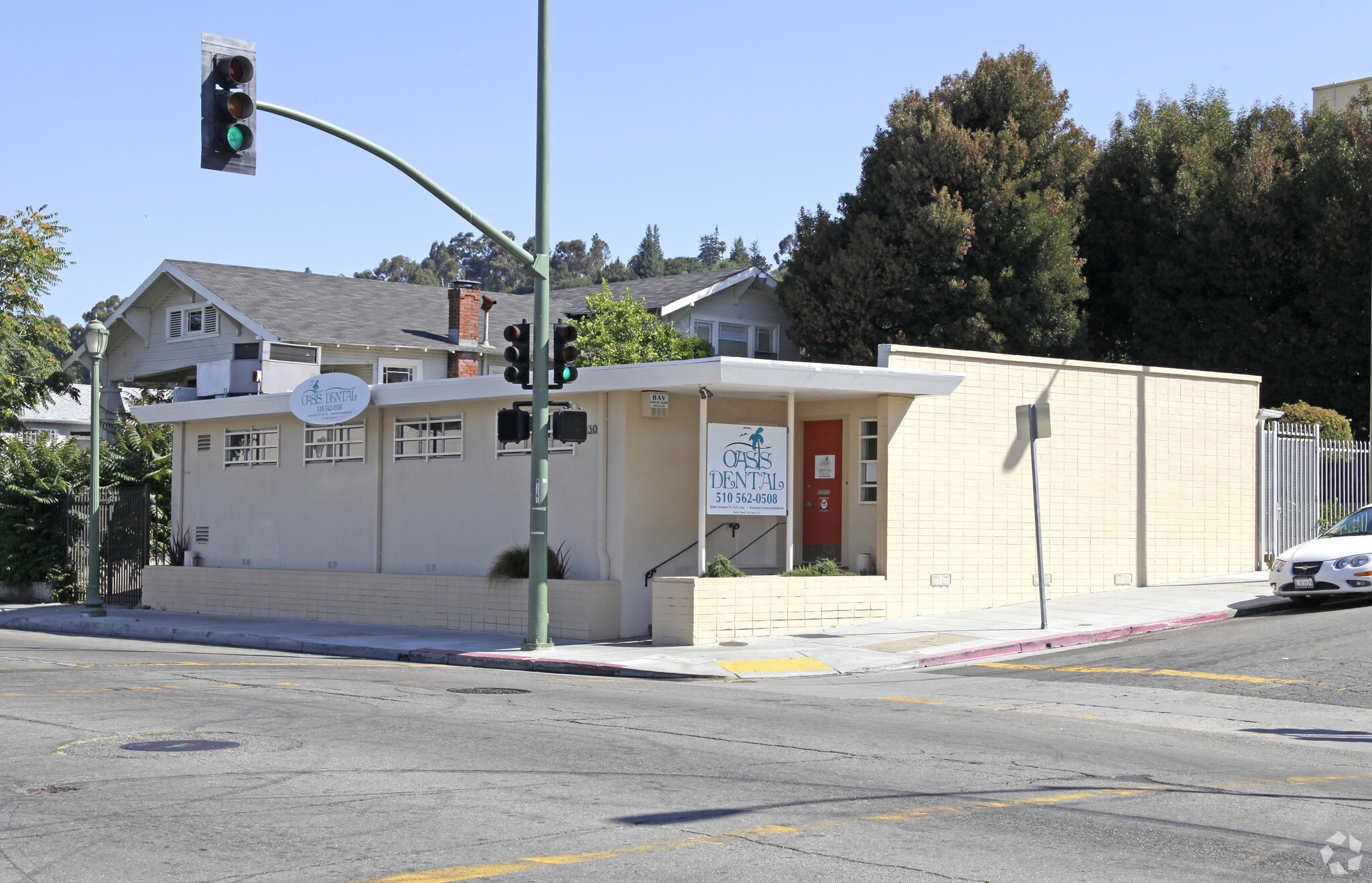 7930 MacArthur Blvd, Oakland, CA for Sale