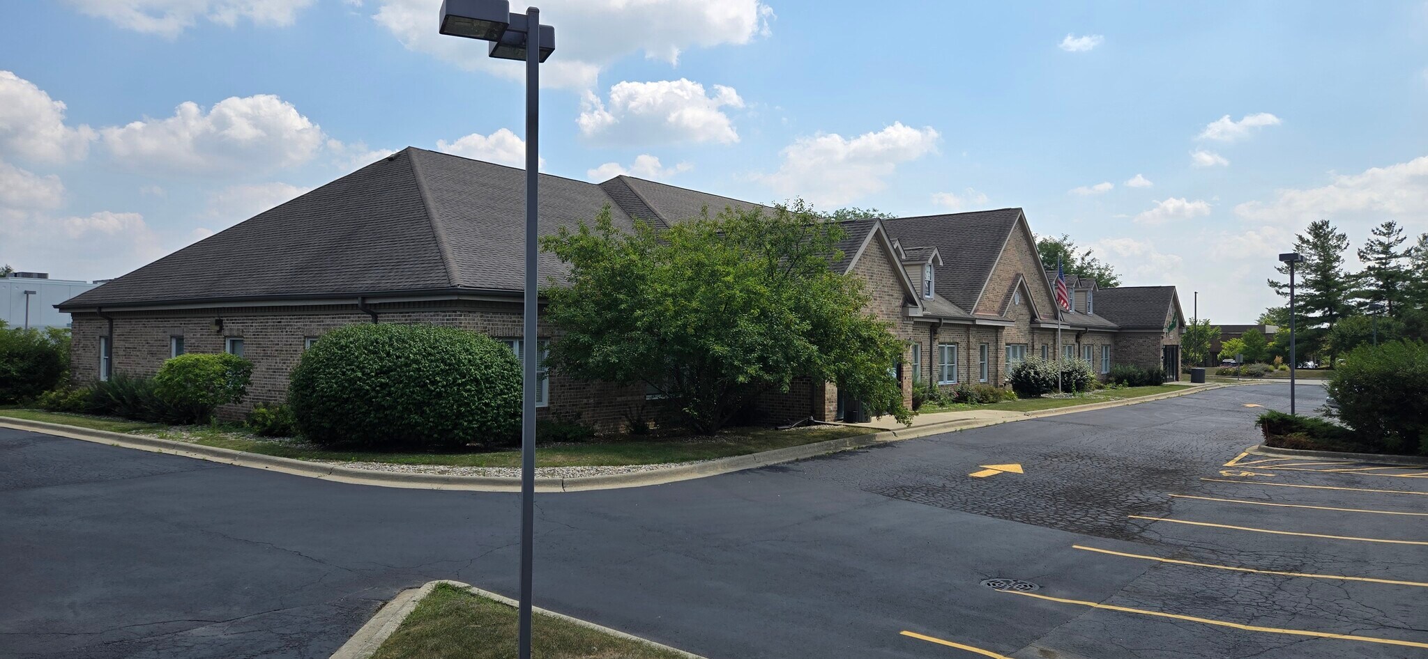 3939 N Wilke Rd, Arlington Heights, IL for Rent